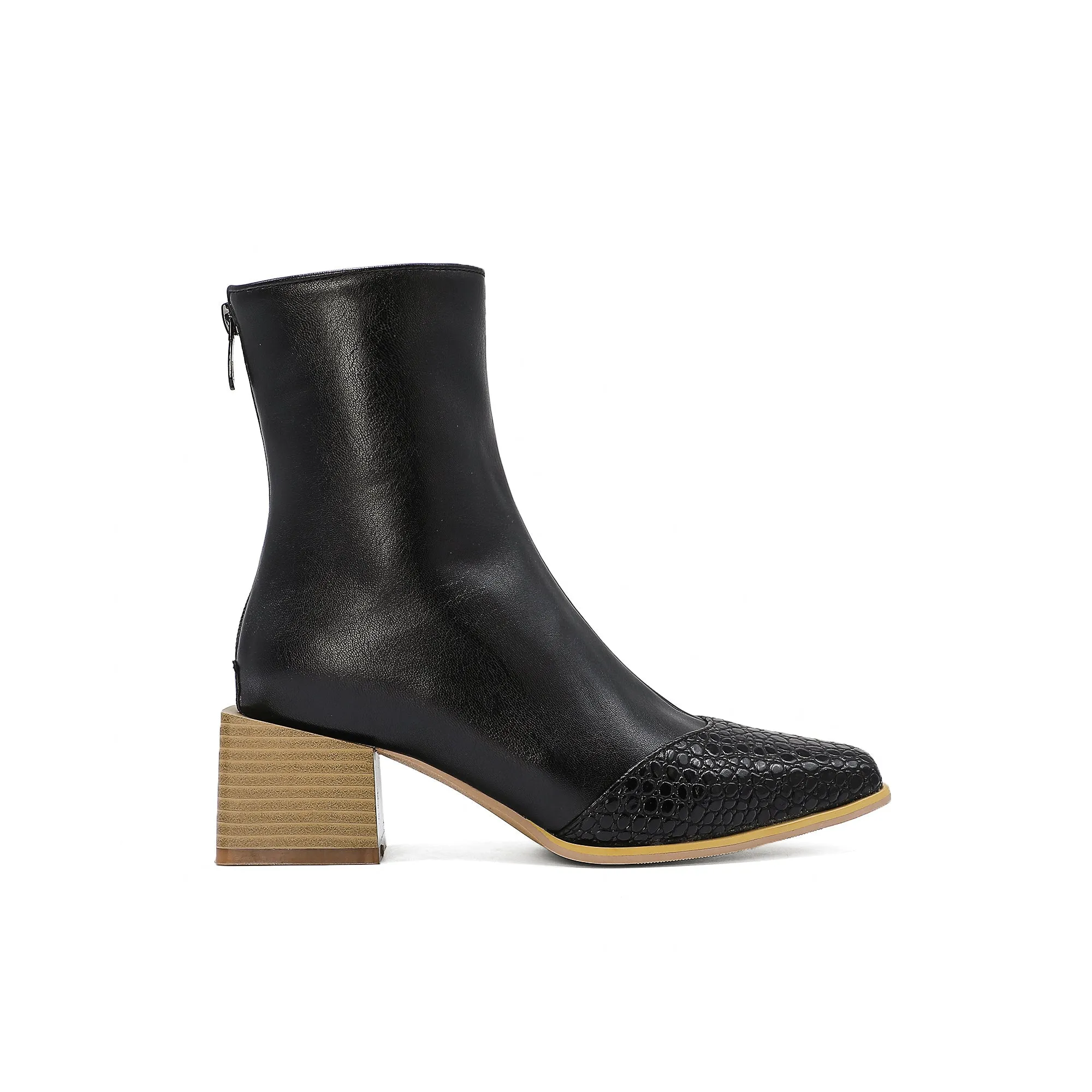 Bigsizeheels Sexy pointy Queen ankle boots - Black