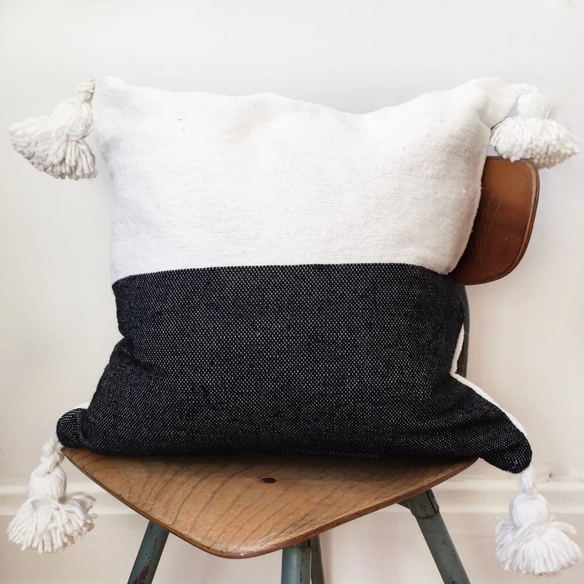 Moroccan PomPom Pillow Cover - Half White / Half Black - Blanco Y Negro
