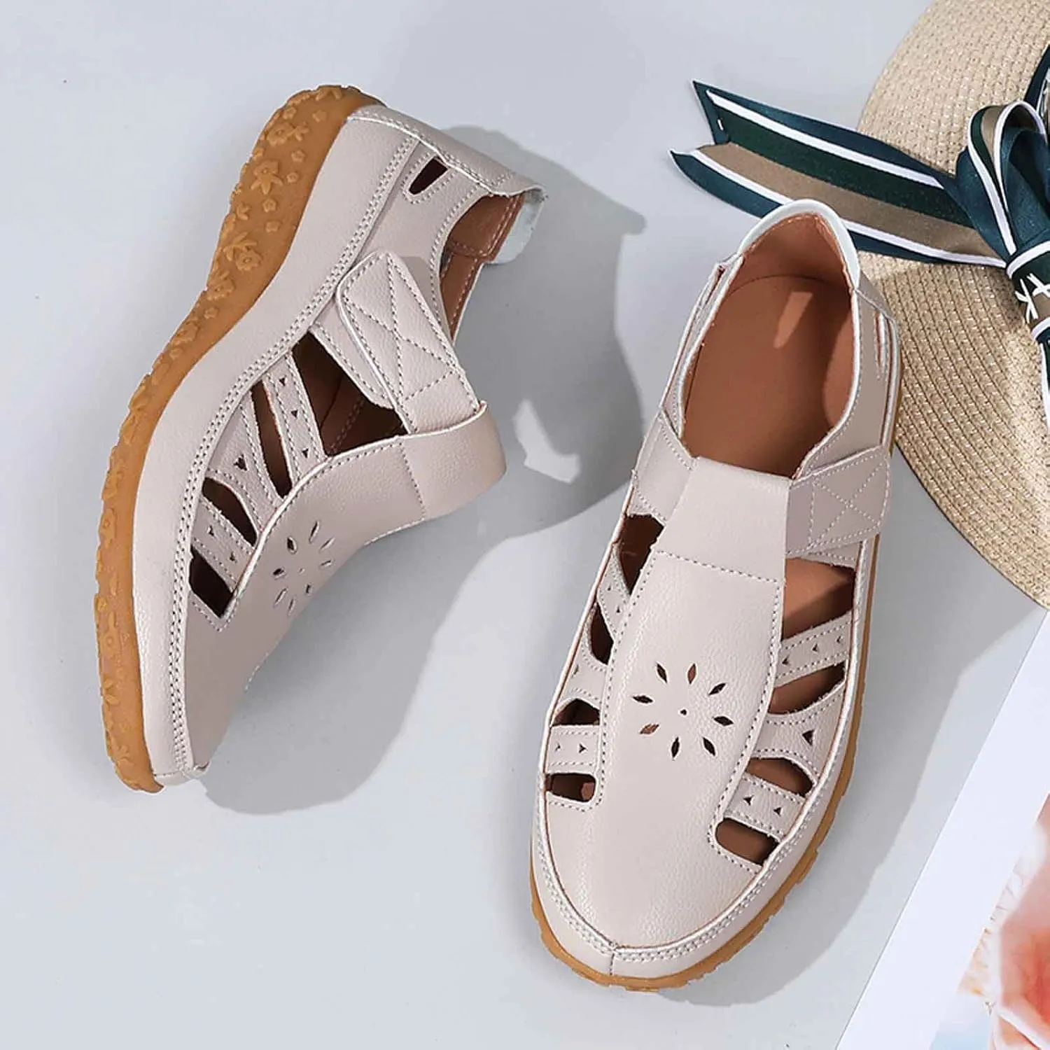 Women's Summer Sandals Breathable Perforated Casual Shoes Comfortable Flat Footbed Fashionable Closed Toe Beach Walking