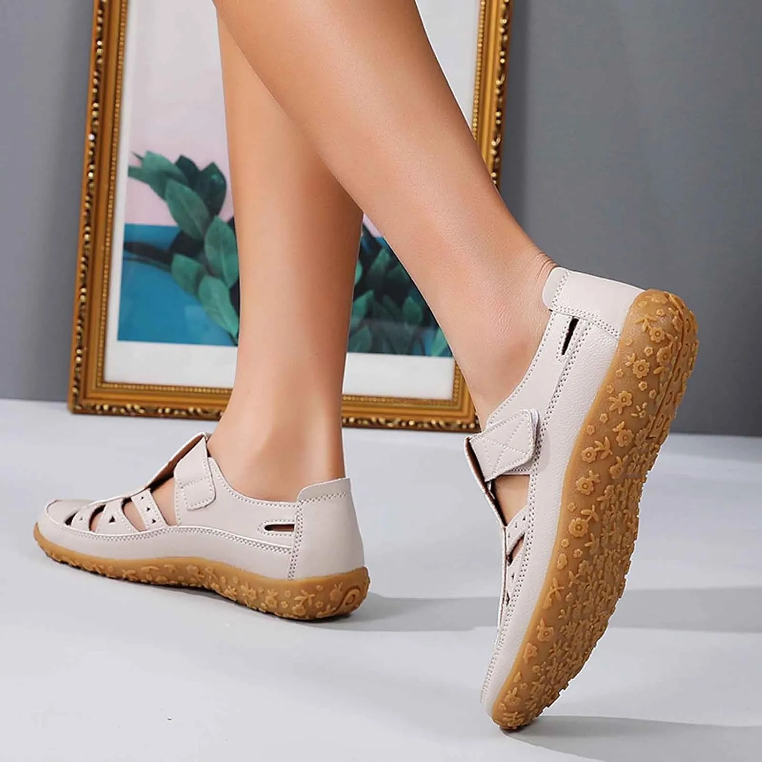 Women's Summer Sandals Breathable Perforated Casual Shoes Comfortable Flat Footbed Fashionable Closed Toe Beach Walking
